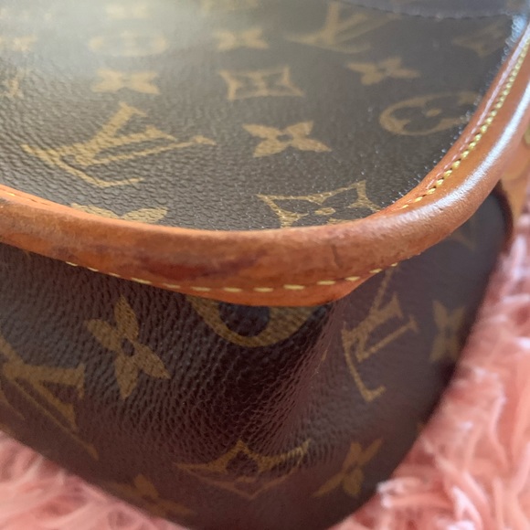 Sold Louis vuitton sologne crossbody bag - Picture 9 of 16